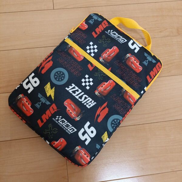 【新品】ピクサー カーズ タブレットケース パソコンケース