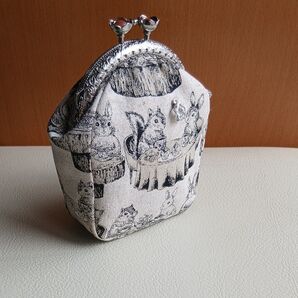 ハンドメイドがま口ポーチ