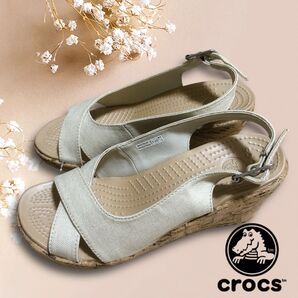 新品 クロックス CROCS アレイリネンコルクラップウェッジサンダル