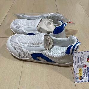 IFME 子供靴 キッズシューズ 新品未使用 ホワイト①