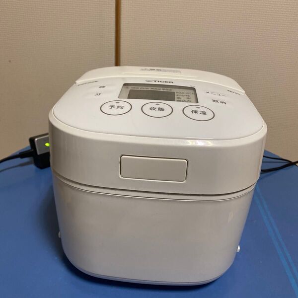 TIGER tacook 炊飯器 JBU-A551ホワイト17年製