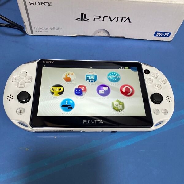 SONY PS Vita PCH-2000グレイシャー ホワイトWi-Fi 本体