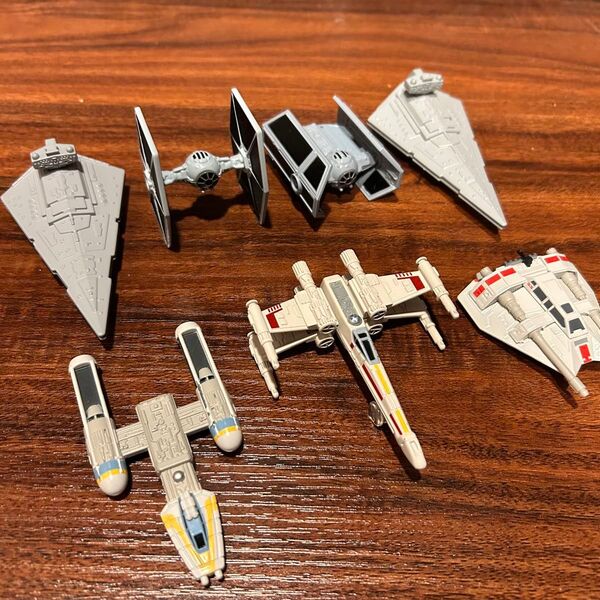 【一つの値段です】スターウォーズ トミカ Xウィング タイファイター スターデストロイヤー Yウィング等