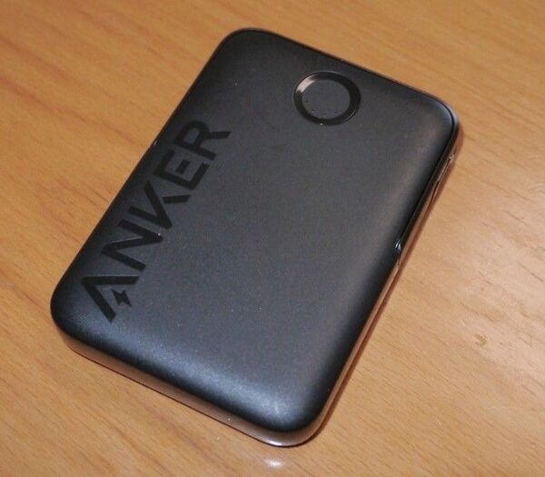 中古 Anker MagGo Power Bank (5000mAh, 7.5W, Stand) ワイヤレス充電 5000mAh