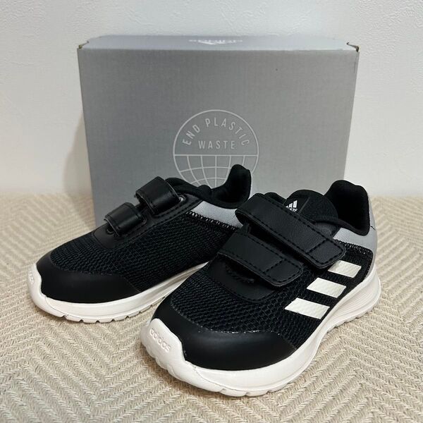 新品 adidas アディダス スニーカー ベビー 13cm