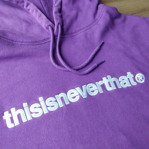 希少カラーthisisneverthat パープル パーカー 刺繍ロゴ