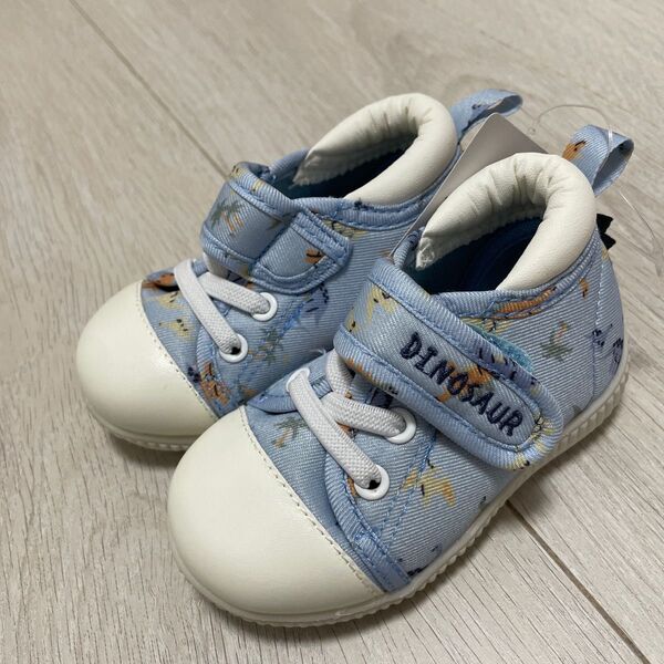 新品 13.0cm 恐竜柄 スニーカー 水色 男の子 ベビーシューズ