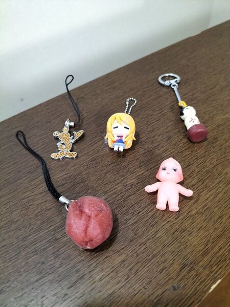 ストラップ&キーホルダー4点セット+おまけミニキューピット