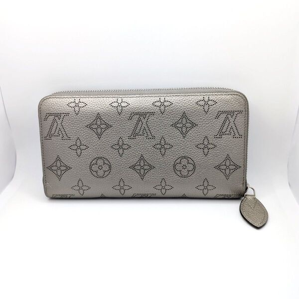 ルイヴィトン LOUIS VUITTON ジッピーウォレット モノグラム マヒナ メタリックグレー