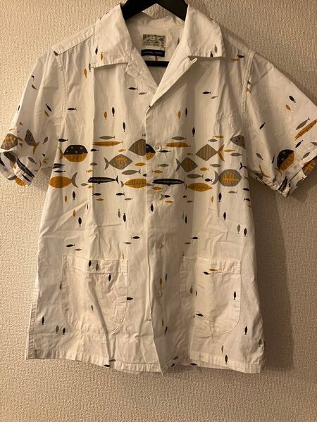 BEAMS SPORTSWEAR 魚柄 半袖シャツ Mサイズ
