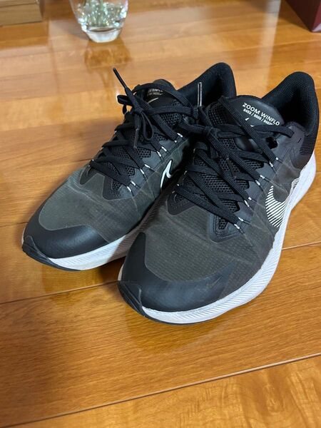 スニーカー NIKE NIKE 26.5サイズの私にジャスト 昨年1.32万購入