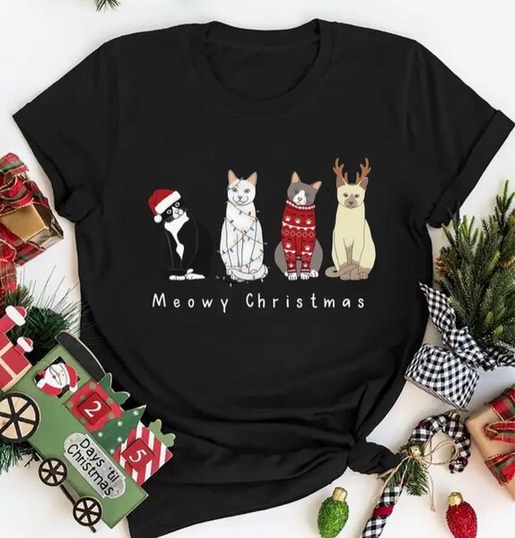 にゃんこたちのクリスマス♪ 猫柄 半袖Tシャツ ブラック Lサイズ