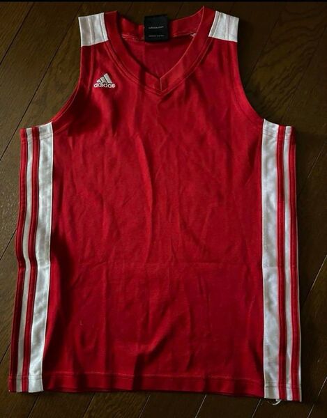 【adidas Clima レッド Vネック タンクトップ size150】