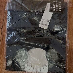 ユニクロ KAWS TOKYO FIRST UT Tシャツ XXL 黒 ブラック