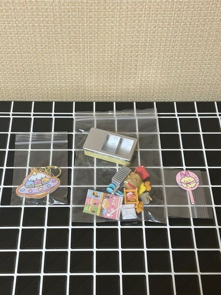 すみっコぐらし アクリルキーホルダー ミニうちわ バーガーショップサイドメニューもいかがですか? 計3点