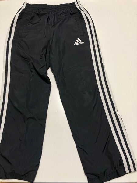 adidas ナイロンパンツ 黒 スリーストライプ キッズ130サイズ