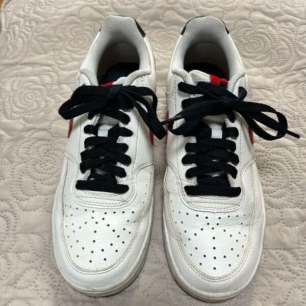 NIKE ナイキローカットスニーカー(25.5㌢)