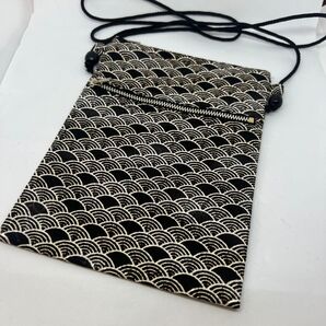 お祭りポシェット 江戸紐/黒 青海波 サコッシュ ハンドメイド 携帯ショルダーバッグ ショルダーバッグ