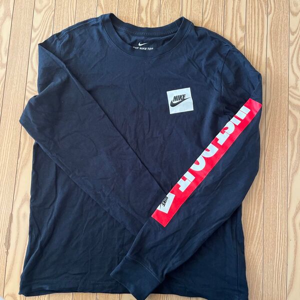 NIKE 長袖Tシャツ ブラック ロゴ入り