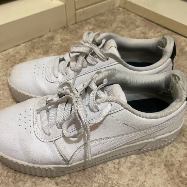 PUMA ホワイト ピンク スニーカー 24cm OTFOAM
