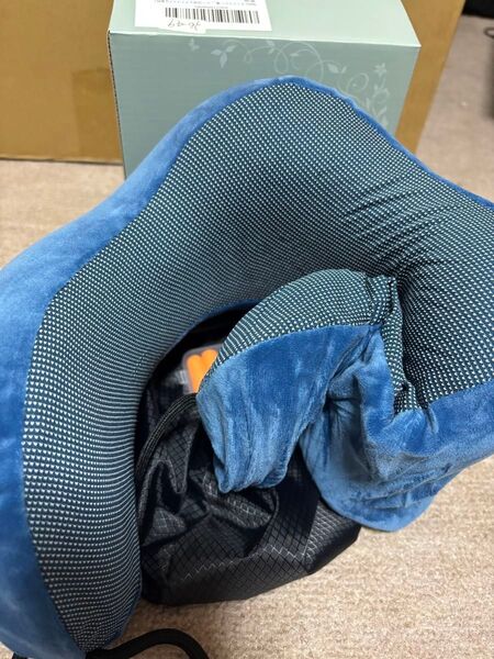 ネックピロー コンパクト 飛行機 旅行用 首枕 低反発 携帯枕