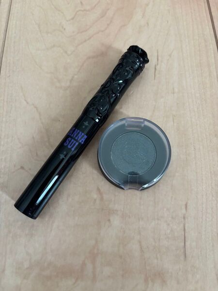 ANNA SUI リップクレヨン、ザ・ボディーショップ アイカラー