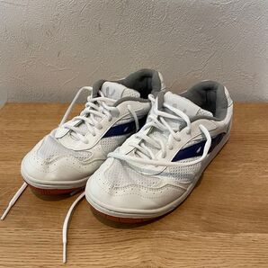 体育館シューズ 23.5cm