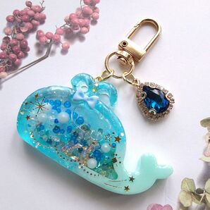 くじらのシェイカーキーホルダー/ハンドメイド