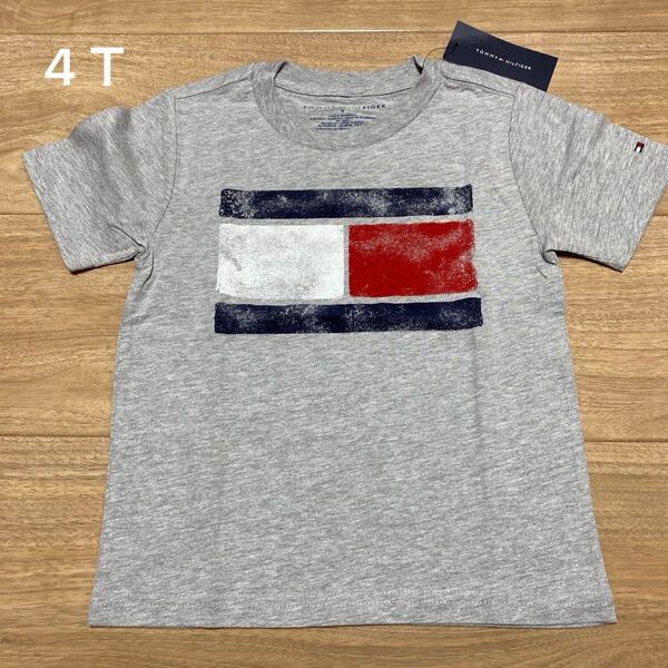 トミーヒルフィガー Tシャツ 4T