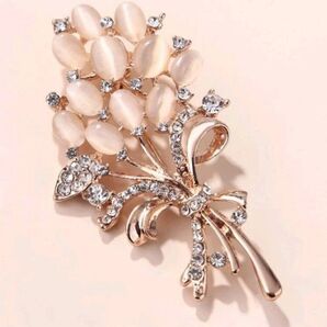 ラインストーン&ネコアイ石デコレーション ブローチ 新品未使用 最終値下げ