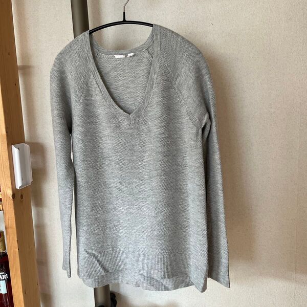 GAP Vネックニット グレー 薄手