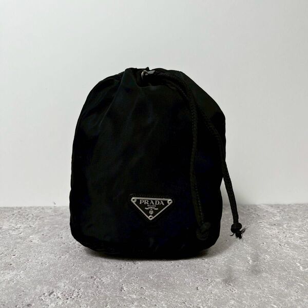 《美品》PRADA プラダ 巾着 ポーチ ハンドバッグ 三角ロゴ ナイロン 黒