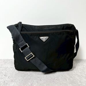 《美品》PRADA プラダ ショルダーバッグ カメラバッグ 三角ロゴ ナイロン ブラック 斜め掛け 白タグ 正規品