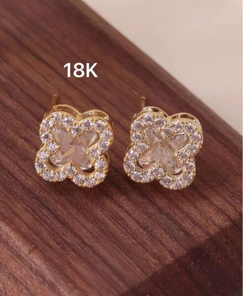 クローバー型クリスタルピアス 18金メッキ CZ キュービックジルコニア ステンレススチール ピアス レディース ゴールド