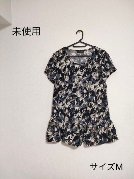 レディース 未使用 カットソー チュニック丈 花柄総柄 半袖カットソー 裾切り替え モノトーン キレイめコーデ サイズM
