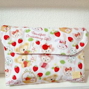 ダッフィ風苺柄のマルチポーチ(C)