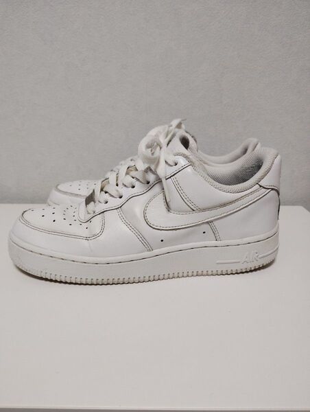 NIKE AIR FORCE 1