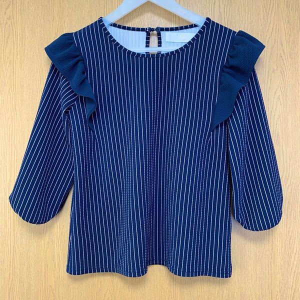tocco closet トッコクローゼット 七分袖 肩フリルトップス ネイビー×ベージュ ストライプ