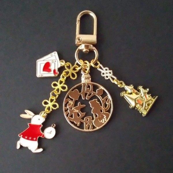 ハンドメイド 不思議の国のアリスモチーフ うさぎさんキーホルダー/バックチャーム