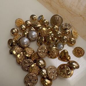 ゴールド系装飾ボタン 金色ボタン 50以上 アンティーク