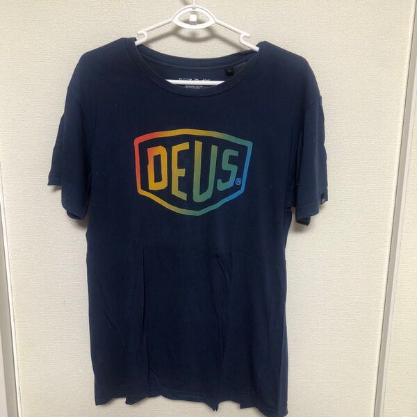 デウス・エクス・マキナ DEUS レインボーロゴ Tシャツ ネイビー US Mサイズ