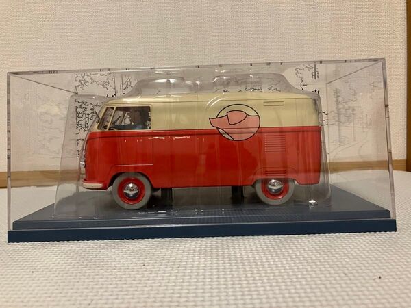 タンタンの冒険 ミニカー 1/24 TINTIN ワーゲンバス フォルクスワーゲン 専用ケース付き ブック付き