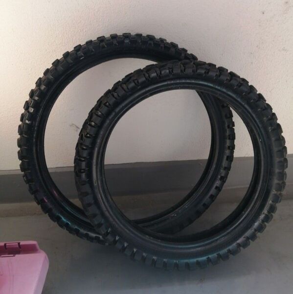 IRC TRAIL WINNER GP-610 21と18 中古