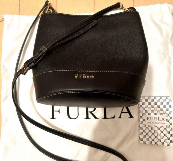 FURLA 斜め掛け ショルダーバッグ