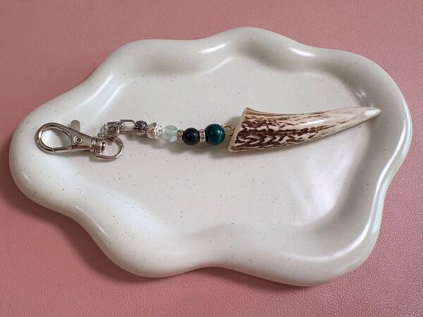 天然 鹿の角 鹿ツノ ハンドメイド アクセサリー キーホルダー 縁起物 開運お守り プレゼント