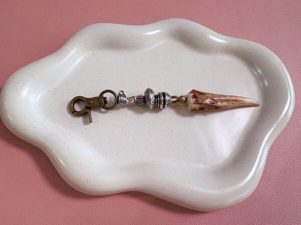 天然 鹿の角 鹿ツノ ハンドメイド アクセサリー キーホルダー 縁起物 開運お守り プレゼント