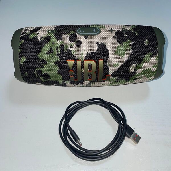 JBL CHARGE5 ポータブル防水スピーカー 迷彩