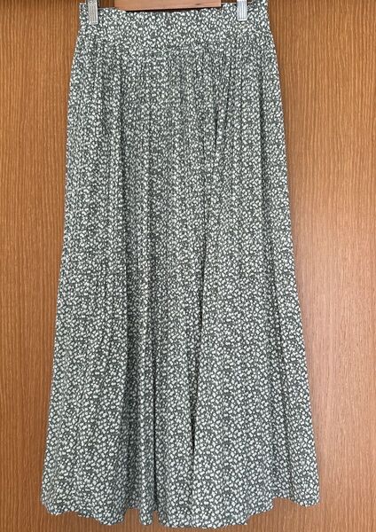 美品 OLIVE des OLIVE 小花柄 プリーツ ロングスカート グリーン M
