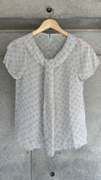 ドット柄 シフォンブラウス フレンチスリーブ 涼感 美品