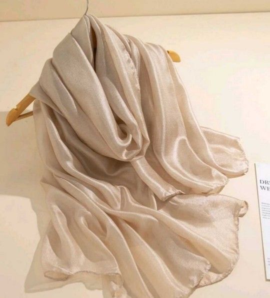 ゴールドベージュふんわり大判パーティー新品結婚式薄手ストール★フォーマルショール